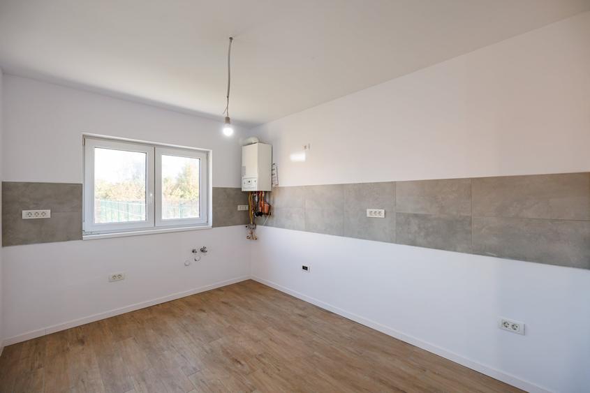 Duplex cu 4 camere cu Canalizare în Moșnița Nouă