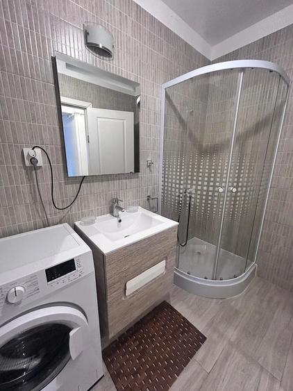 Apartament de 2 camere decomandat, zona Florilor - 1