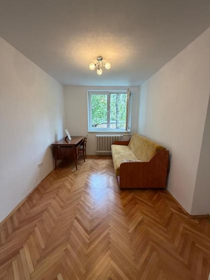 Apartament cu 3 camere decomandat, mobilat în Plopilor