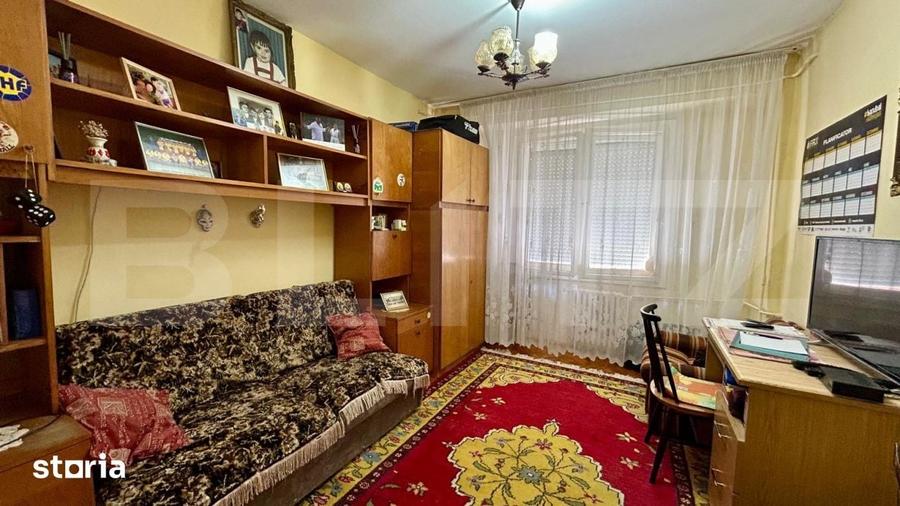 Apartament cu 4 camere decomandat în Dacia
