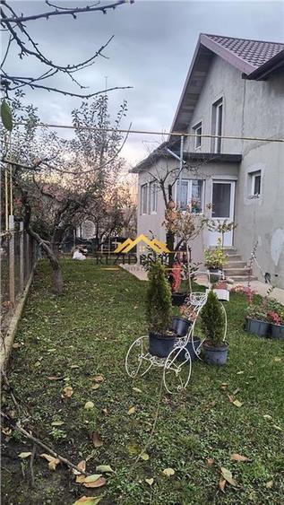 Casă individuală cu 4 camere cu Canalizare în Cătămărești-Deal
