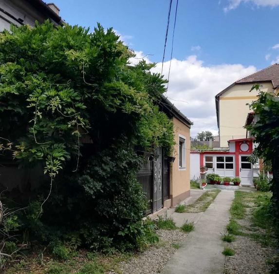 Apartament cu 2 camere decomandat în Decebal