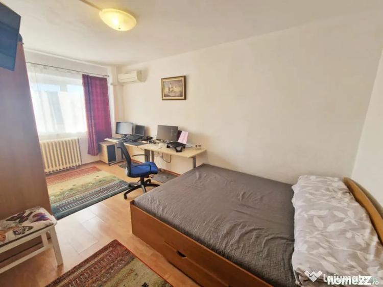 Apartament cu 4 camere decomandat în Central