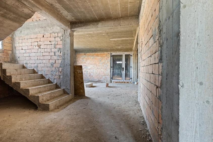 Vila de vanzare in Costine?ti - 2