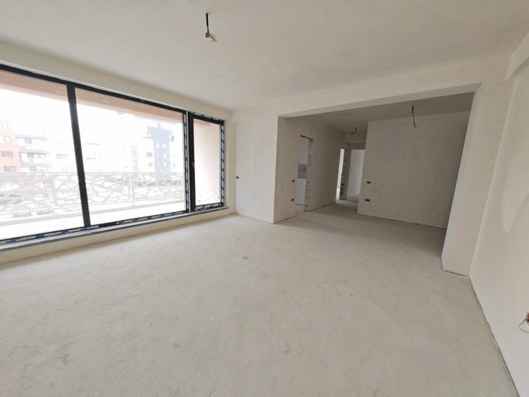 Apartament cu 3 camere decomandat în Tomis Plus