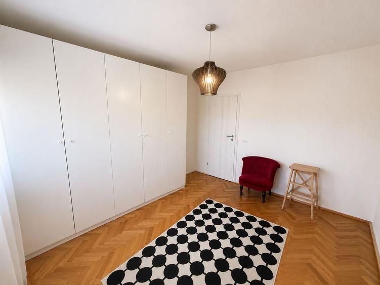 Apartament cu 3 camere decomandat, mobilat în Take Ionescu