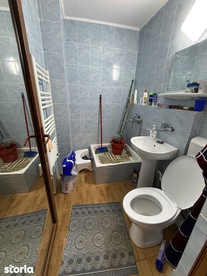 Apartament cu 4 camere decomandat în Micro 20