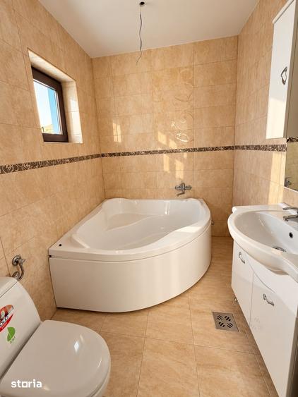 Casă cu 6 camere cu Teren 350 Mp în Joița