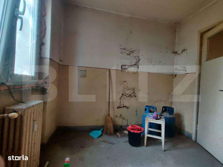 Apartament cu 3 camere semidecomandat în Central
