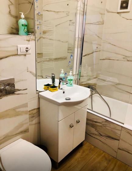 Apartament cu 4 camere decomandat în Punctele Cardinale