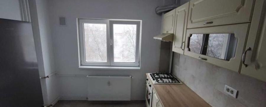 Apartament cu 4 camere semidecomandat, mobilat în Ștefan cel Mare