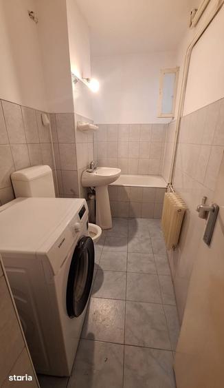 Apartament cu 3 camere decomandat în Sud