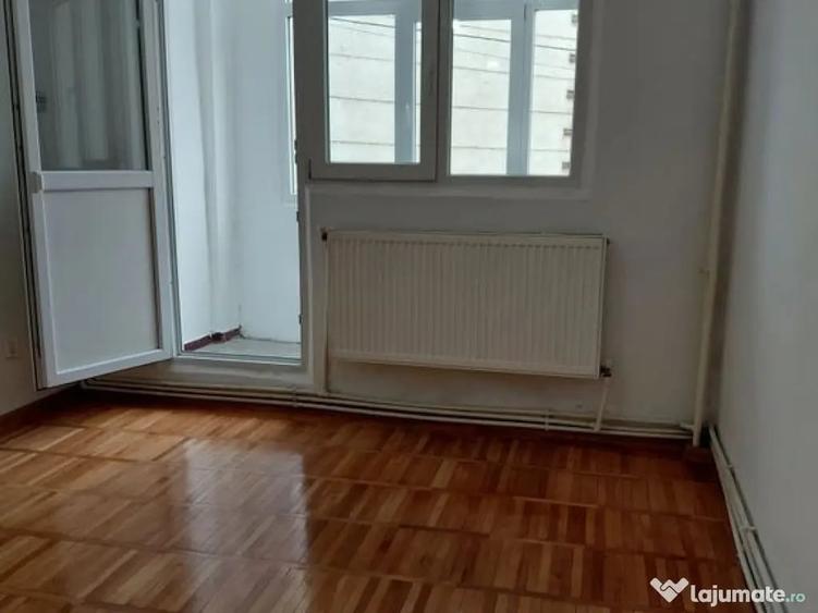 Apartament cu 2 camere decomandat în Port