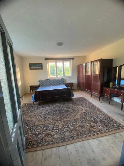 Casă cu 5 camere cu Teren 1674 Mp în Stupini