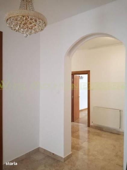 Apartament cu 4 camere în Băneasa