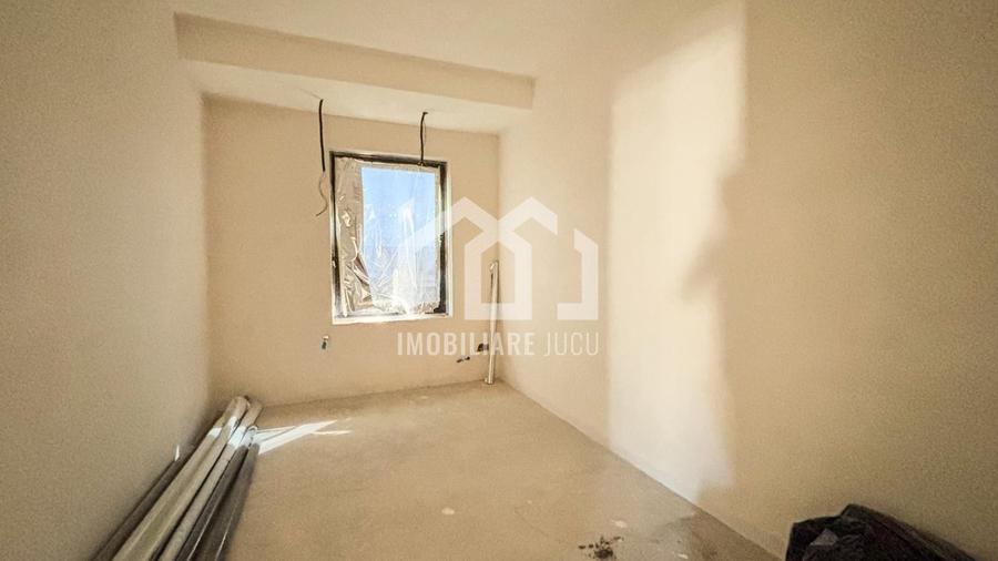 Casă individuală cu 4 camere cu Canalizare în Jucu de Mijloc