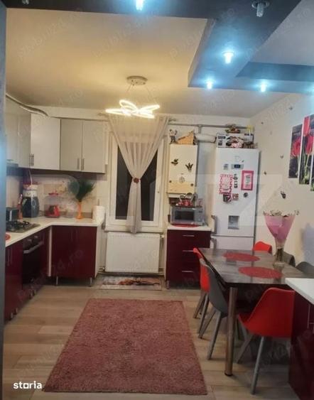 Apartament cu 3 camere decomandat în Central