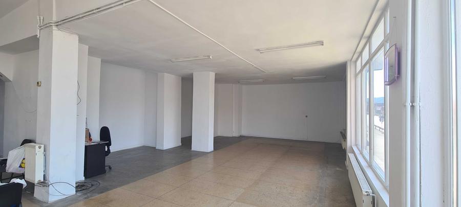 Spațiu comercial, în Central