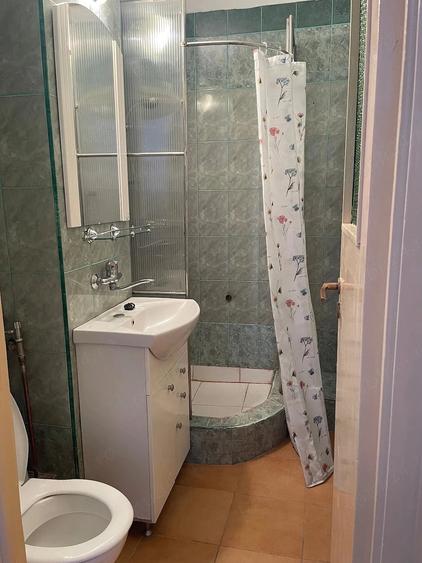 Apartament cu 3 camere semidecomandat în Exterior Vest