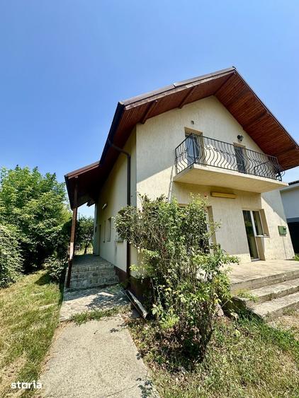 Casă cu 5 camere cu Teren 700 Mp în Titan
