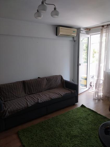 Apartament cu 2 camere semidecomandat în Titan