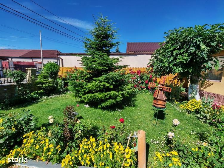 Casă cu 3 camere decomandat cu Teren 1540 Mp în Central