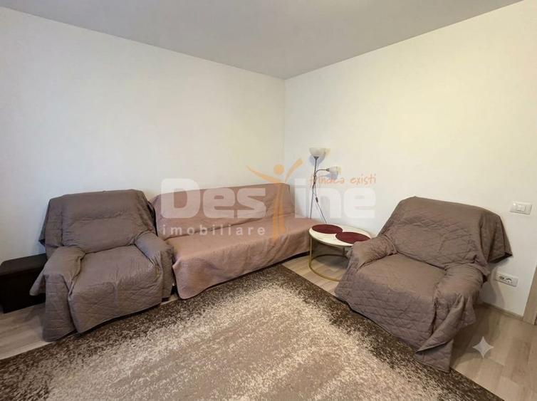 Apartament cu 3 camere semidecomandat în Giulești