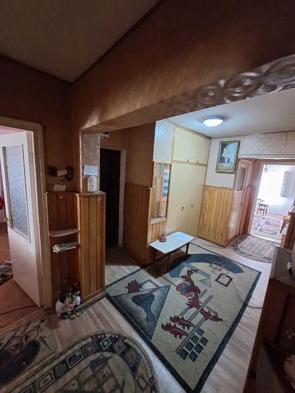 Apartament cu 4 camere decomandat, mobilat în Central