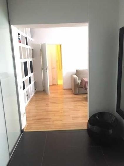 Apartament cu 2 camere semidecomandat, mobilat în Știrbei Vodă