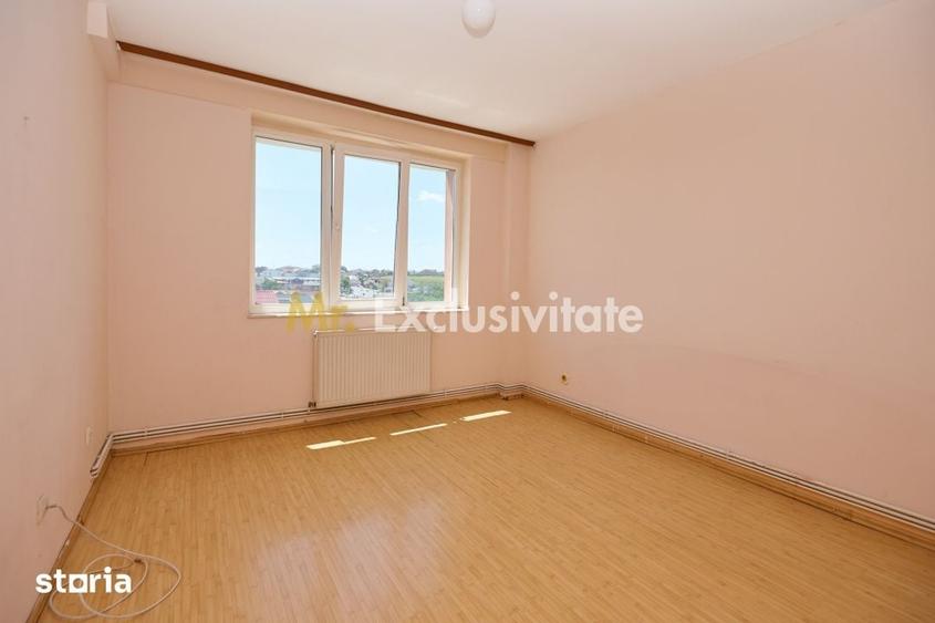 Apartament cu 4 camere decomandat în Craiovei