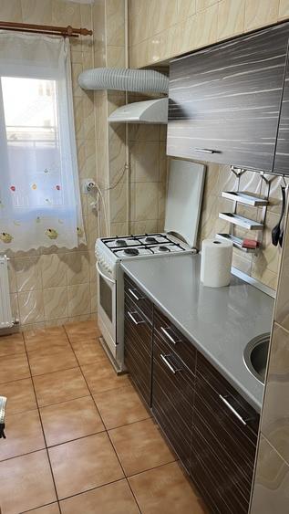 Apartament cu 3 camere semidecomandat în Lujerului