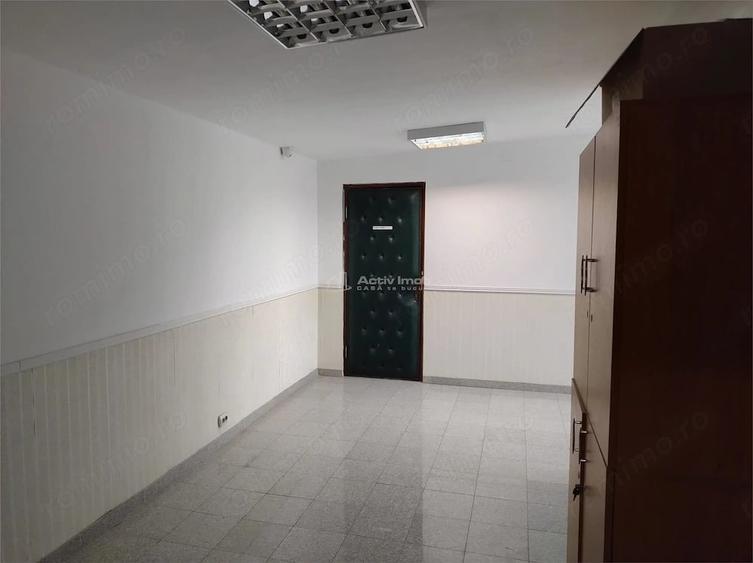 Spațiu comercial, de 1,500 mp, în Central