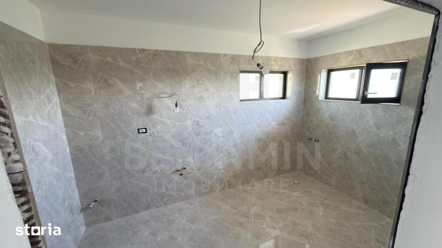 Casă cu 5 camere cu Teren 456 Mp în Malu Mare