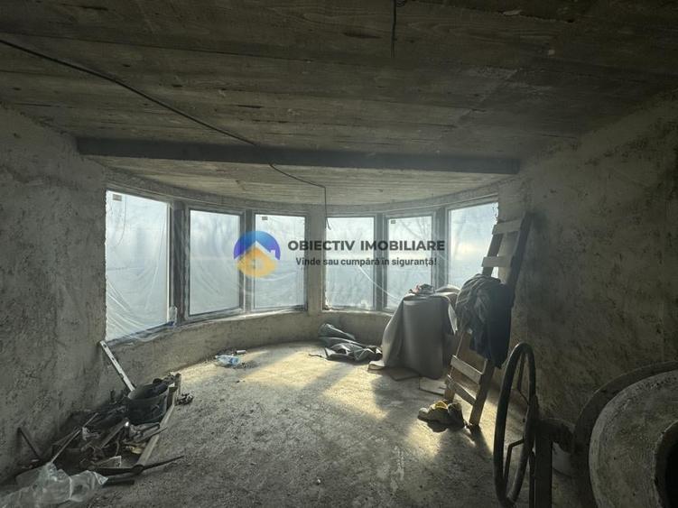 Casă cu 4 camere cu Teren 953 Mp în Gura Văii