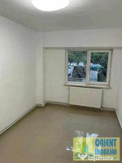 Spațiu comercial, de 61 mp, în Casa de Cultură