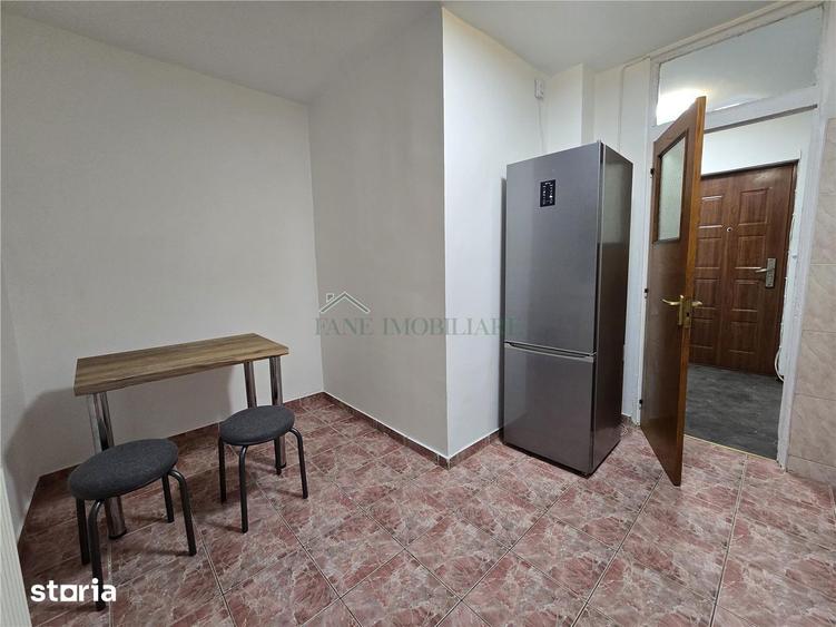 Apartament cu 2 camere, mobilat în Tei
