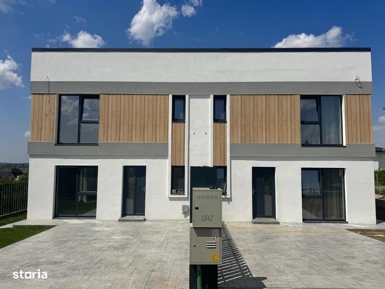 Casă cu 4 camere în Bucium