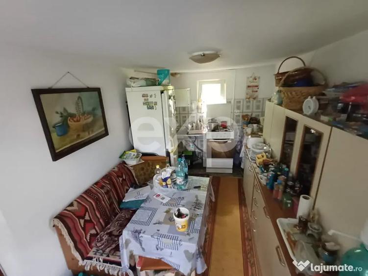 Casă cu 5 camere cu Teren 1749 Mp în Pietroșița