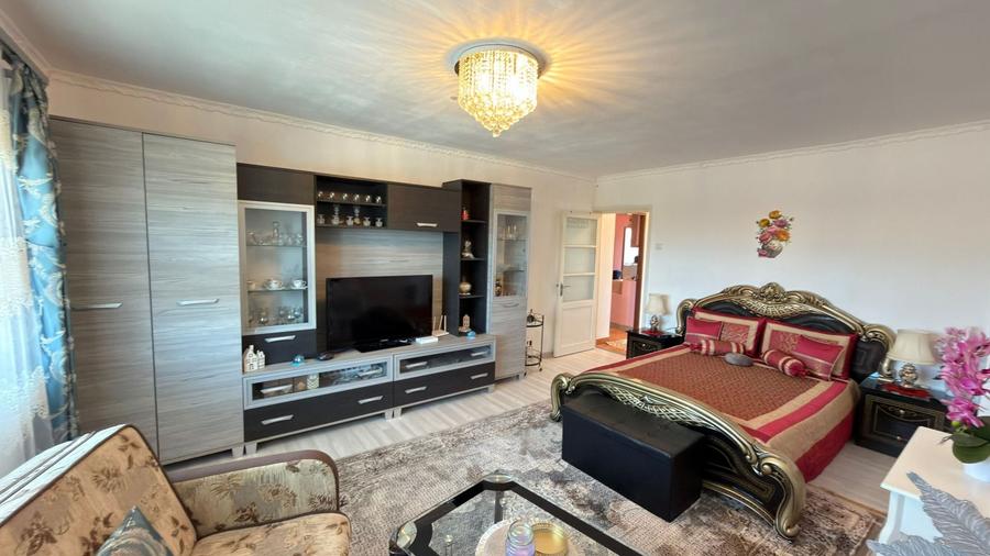 Apartament cu 2 camere decomandat, mobilat în Central
