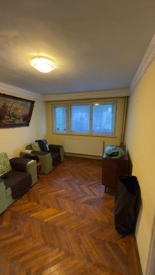 Apartament cu 2 camere decomandat în Abator