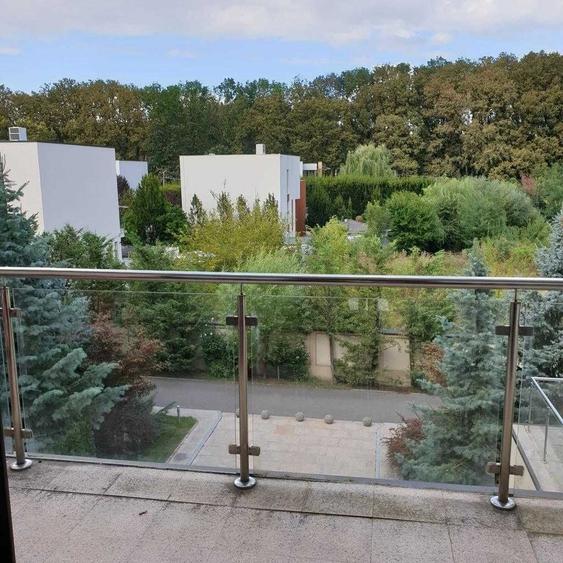 Apartament cu 3 camere decomandat în Petrești