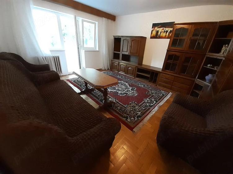 Apartament cu 4 camere decomandat în Nufărul