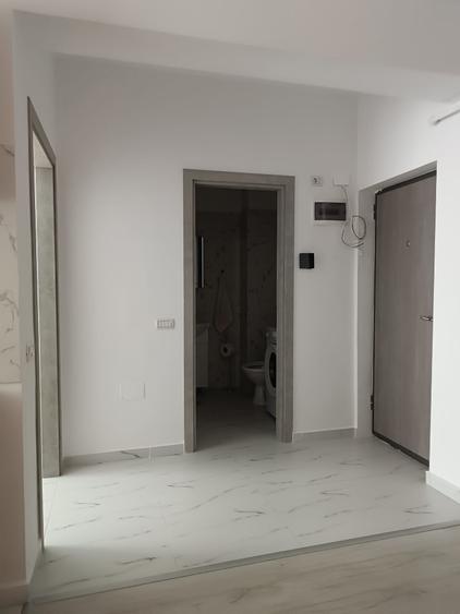 Apartament cu 2 camere semidecomandat în Roșu