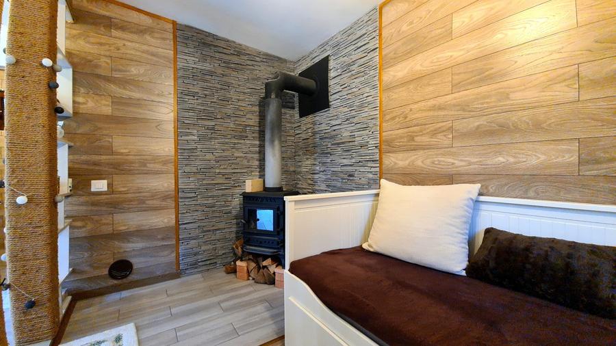 Casă individuală cu 2 camere cu Teren 330 Mp în Reci