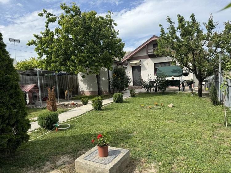 Casă cu 2 camere cu Teren 350 Mp în Carrefour