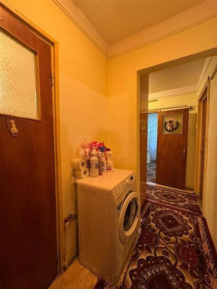 Apartament cu 3 camere decomandat, mobilat în Metalurgie