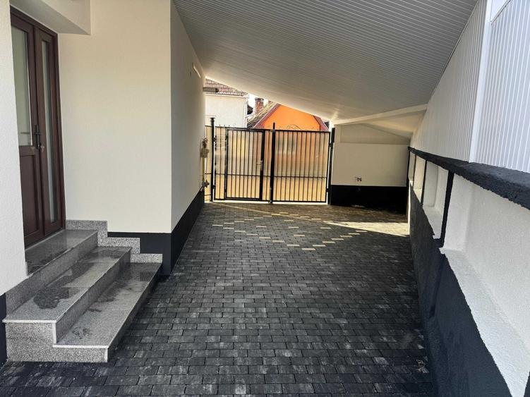 Casă individuală cu 3 camere cu Teren 220 Mp în Nord-Est