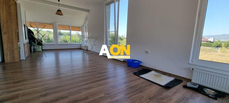 Casă individuală cu 5 camere cu Canalizare în Ciugud