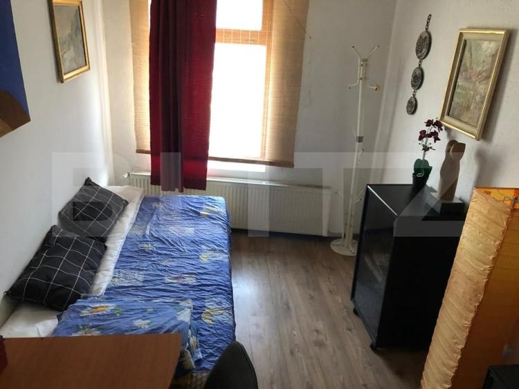 Casă individuală cu 11 camere cu Canalizare în Zărnești