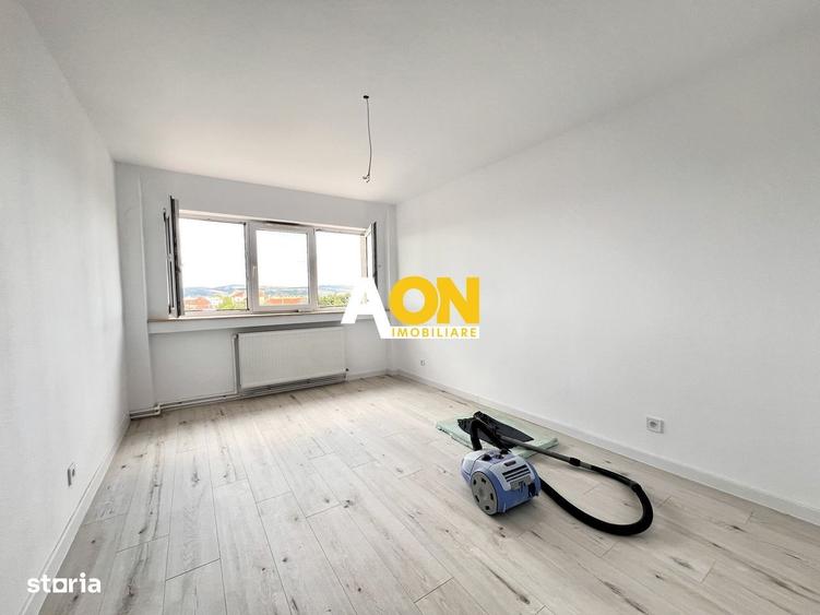 Apartament cu 4 camere decomandat în Cetate